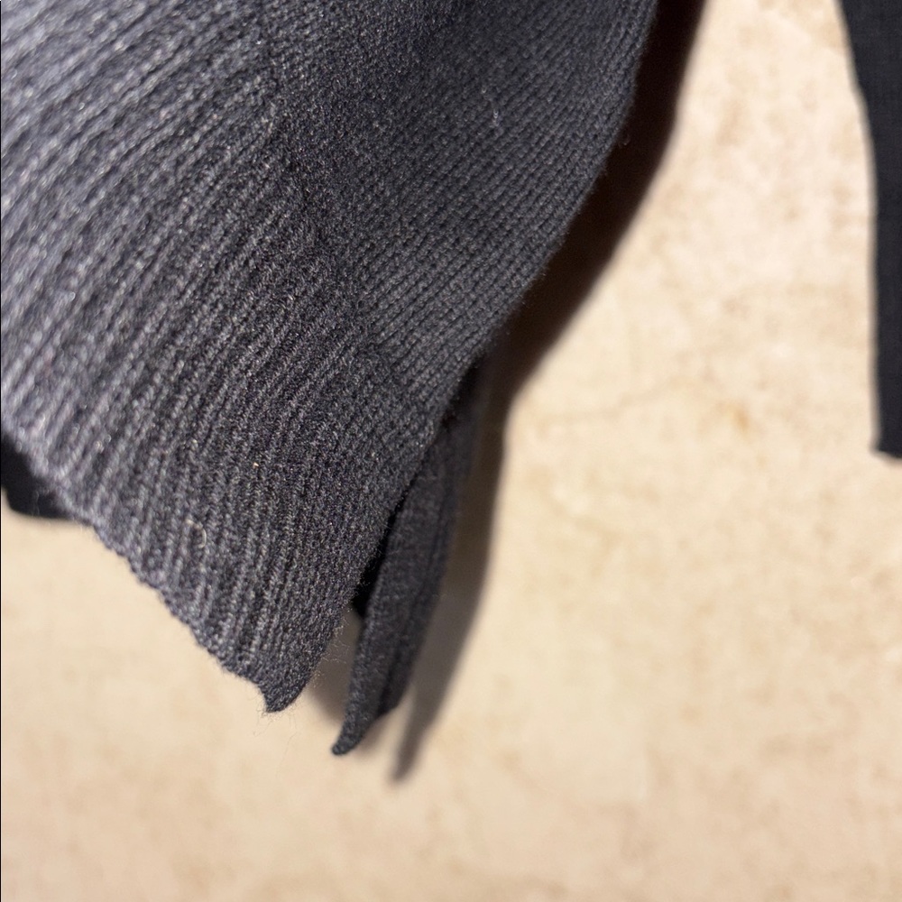 🆕 Isaac Mizrahi Live! Black Long Sleeve Top - Picture 6 of 6